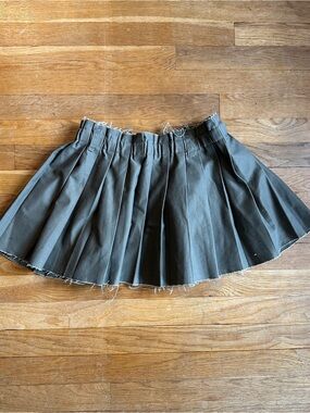 H&M Olive Pleated Mini Skirt